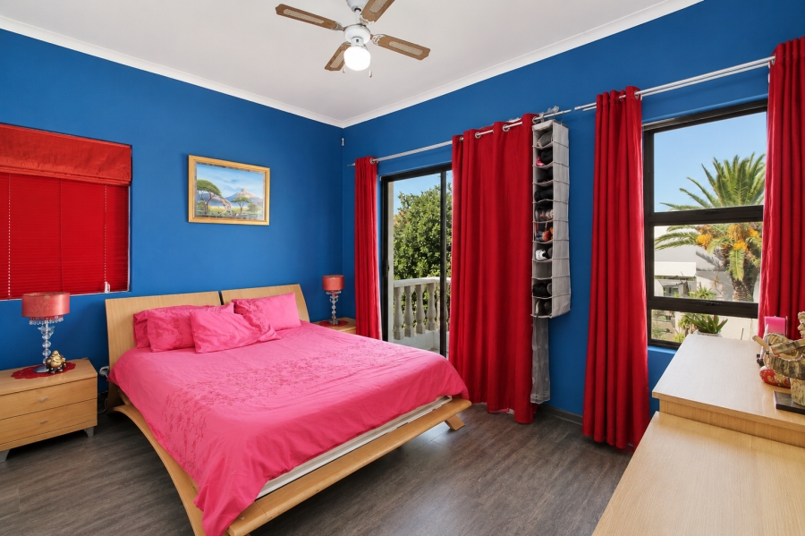 6 Bedroom Property for Sale in Sunset Beach Western Cape